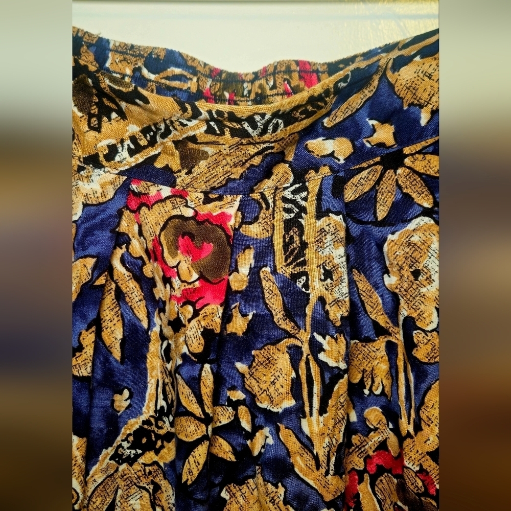 Vintage Elegant Floral Patterned Skirt - Picture 4 of 5